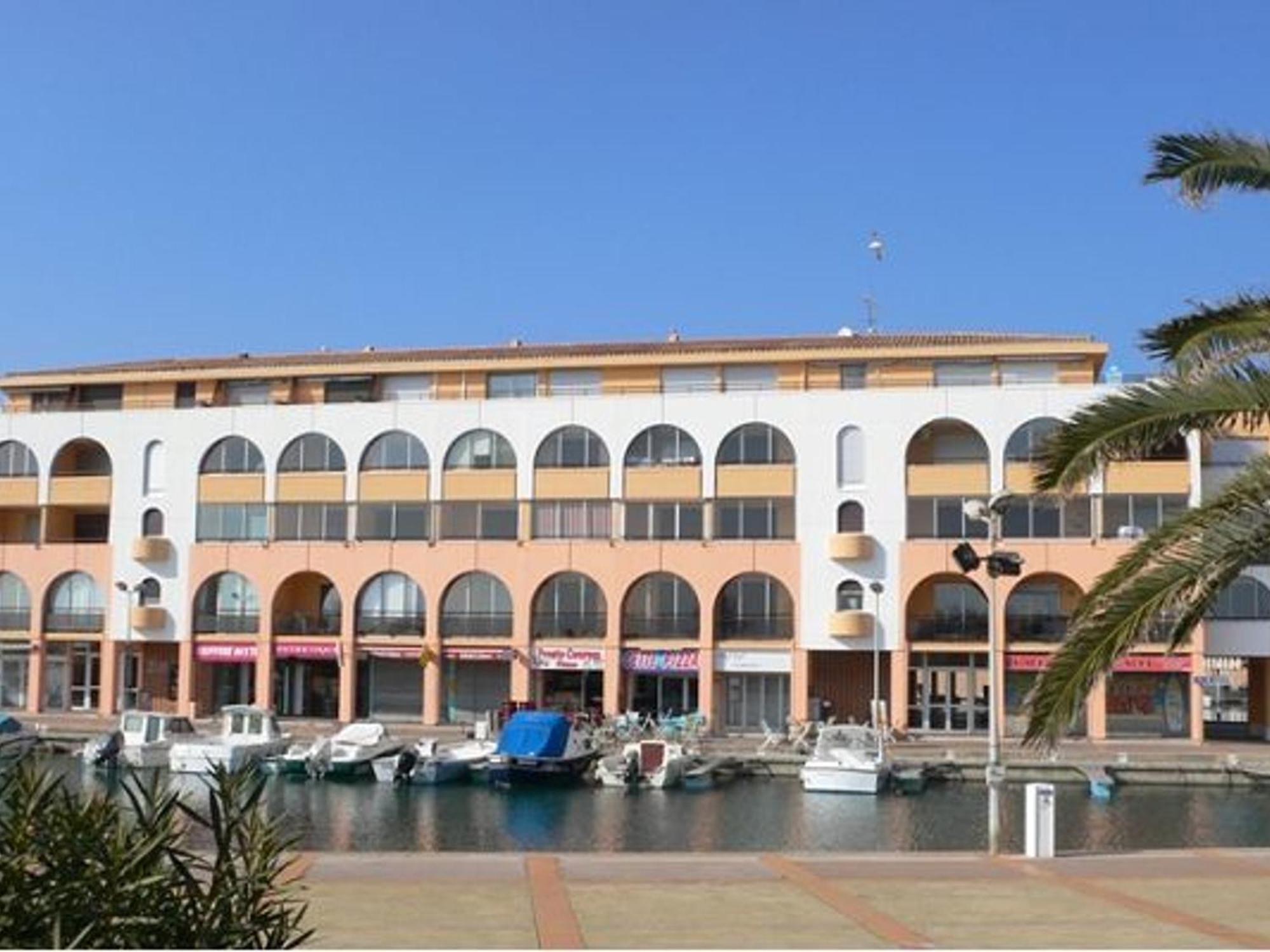 2 Pieces Avec Parking Et Climatisation A - Fr-1-338-419 * Sete