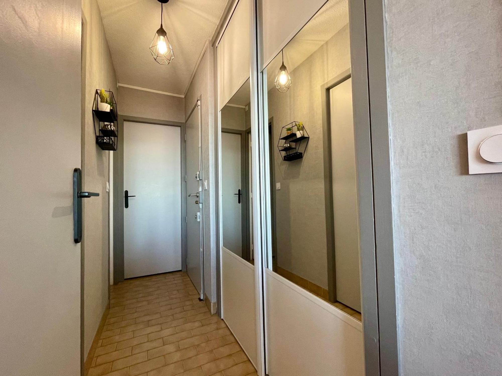 Apartment 2 Pieces Avec Parking Et Climatisation A - Fr-1-338-419